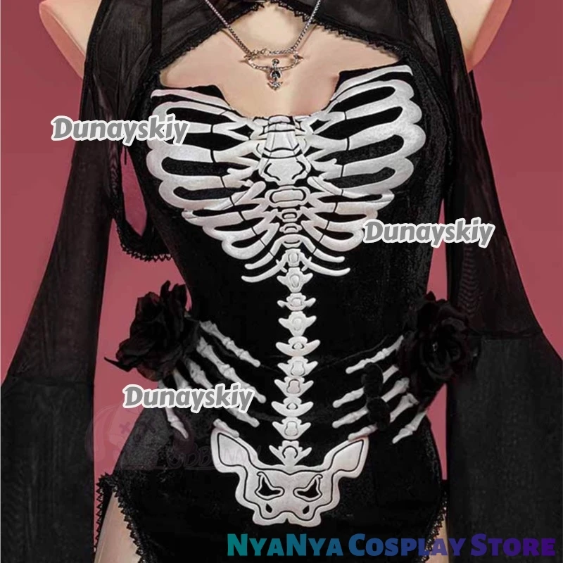 فستان هيكل عظمي فارس قوطي داكن فستان الهالوين التأثيري هالروويين كوسثماني فستان أسود بفتحة جمجمة وأكمام مضيئة وقلادة عباءة ‌