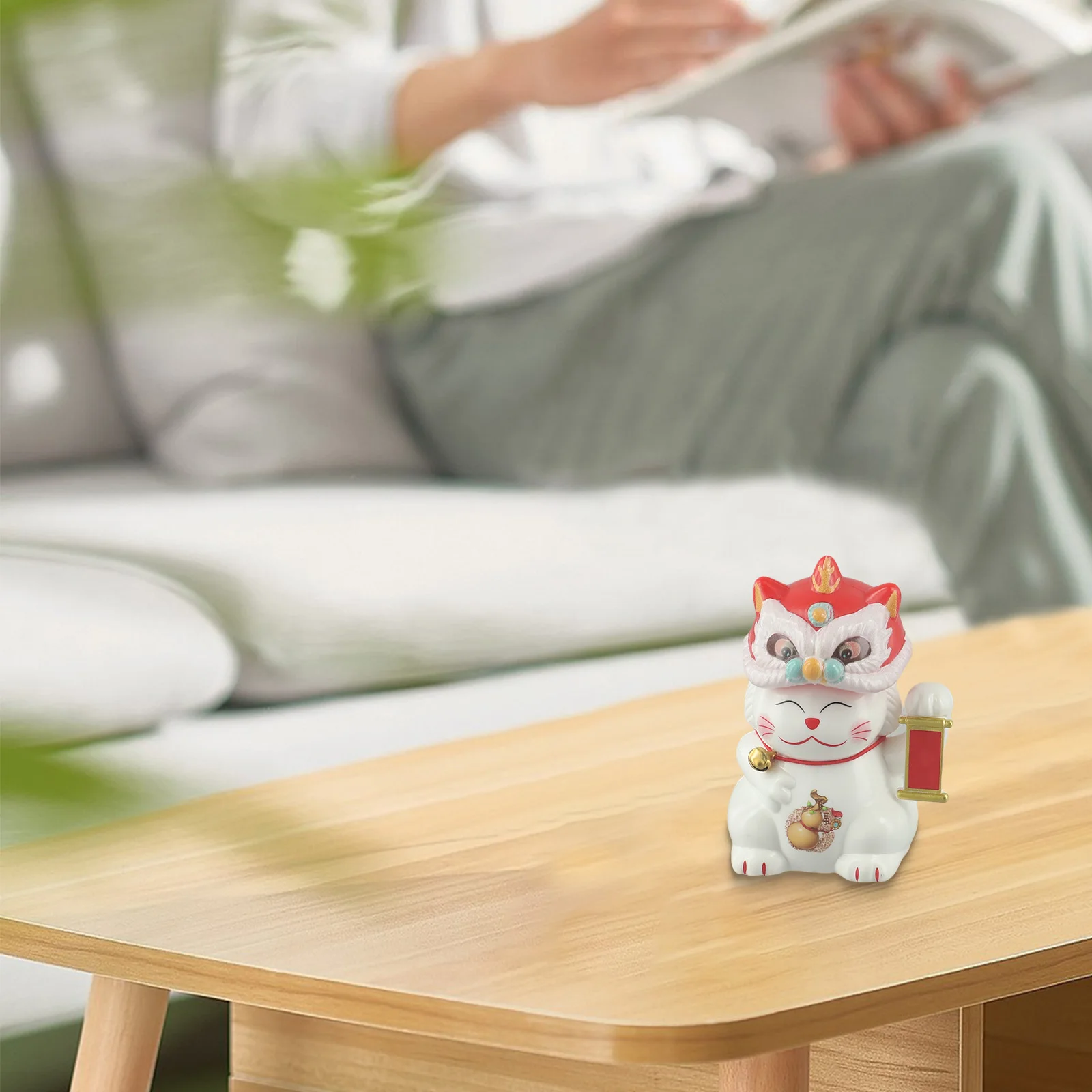 Sun Powered Nodding Lucky Cat Ornament with Light Detection Mechanism for Vehicle Dashboard Home and Office Decoration