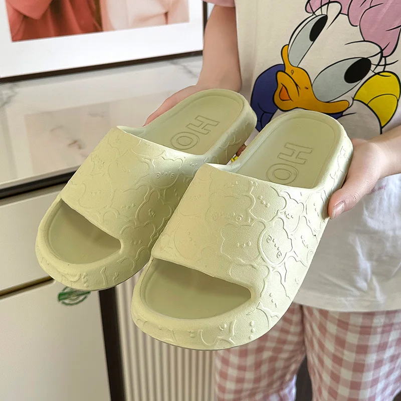 Sommer Frauen nach Hause Hausschuhe Plattform Anti rutsch bequeme Badezimmer Dusche Flip Flops im Freien Kawaii Bär Paar Hausschuhe Männer