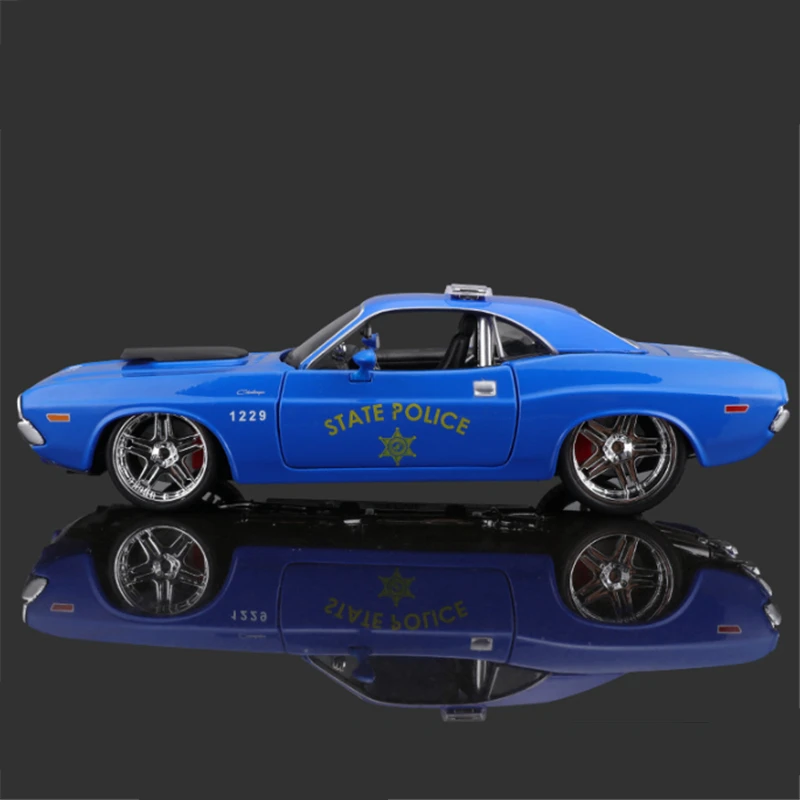 Maisto 1:24 1970 DODGE CHALLENGER R/T Alloy Racing Car Model Diecasts Metal Sports Car Model Simulation Collection Kids Toy Gift