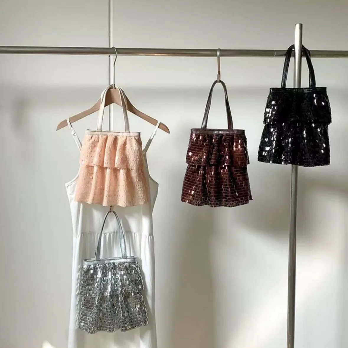 

Корейская модная блестящая женская сумка с рюшами, вечерняя сумка на плечо, женская большая вместительная сумка-тоут с верхней ручкой, кошелек для вечеринки