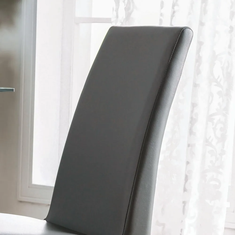 طقم كراسي طعام من الجلد الصناعي باللون الرمادي مكون من قطعتين، حديث ومريح، مثالي لغرف الطعام المعاصرة