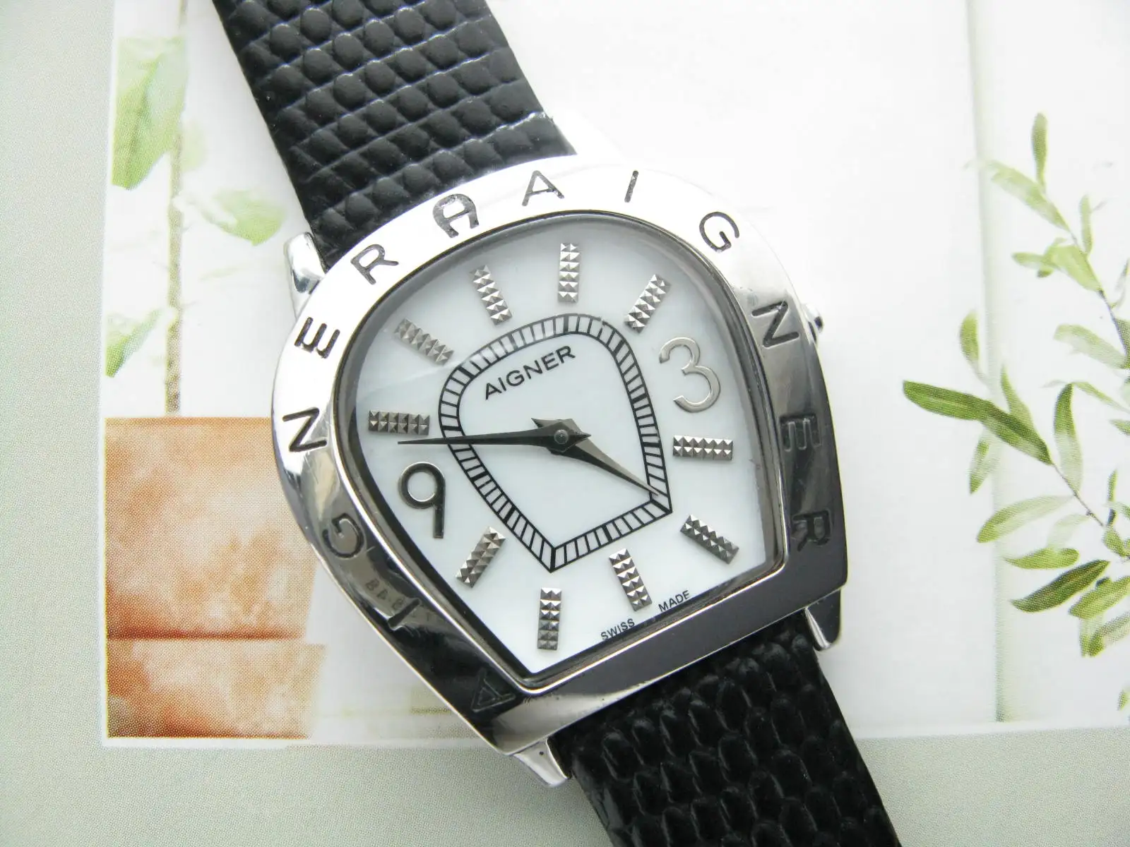 Big A special shape Second-hand aigner lady’s watch