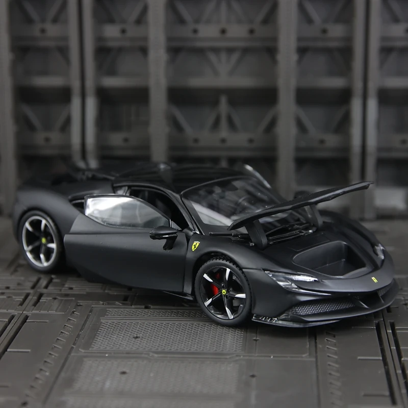 

Bburago 1:24 Simulation Ferrari SF90 Alloy Car Model doors and the front hood and trunk door can also be opened