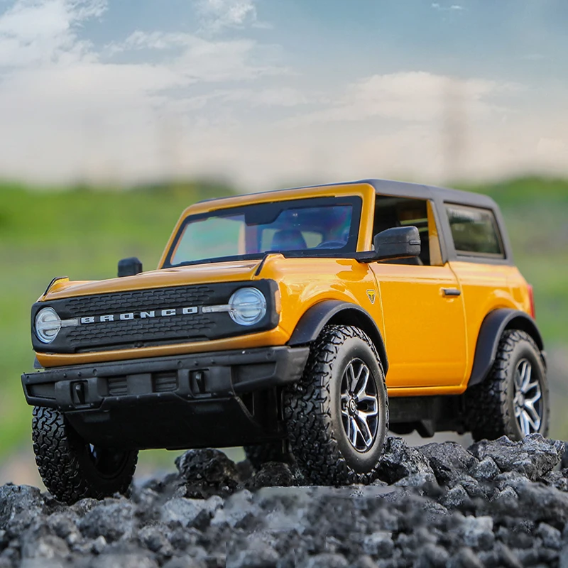 Maisto 1:24 Ford Bronco Badlands 2021 SUV Alloy Car Model Diecasts & Toy Vehicles Collection Car Toy Boy Birthday gifts