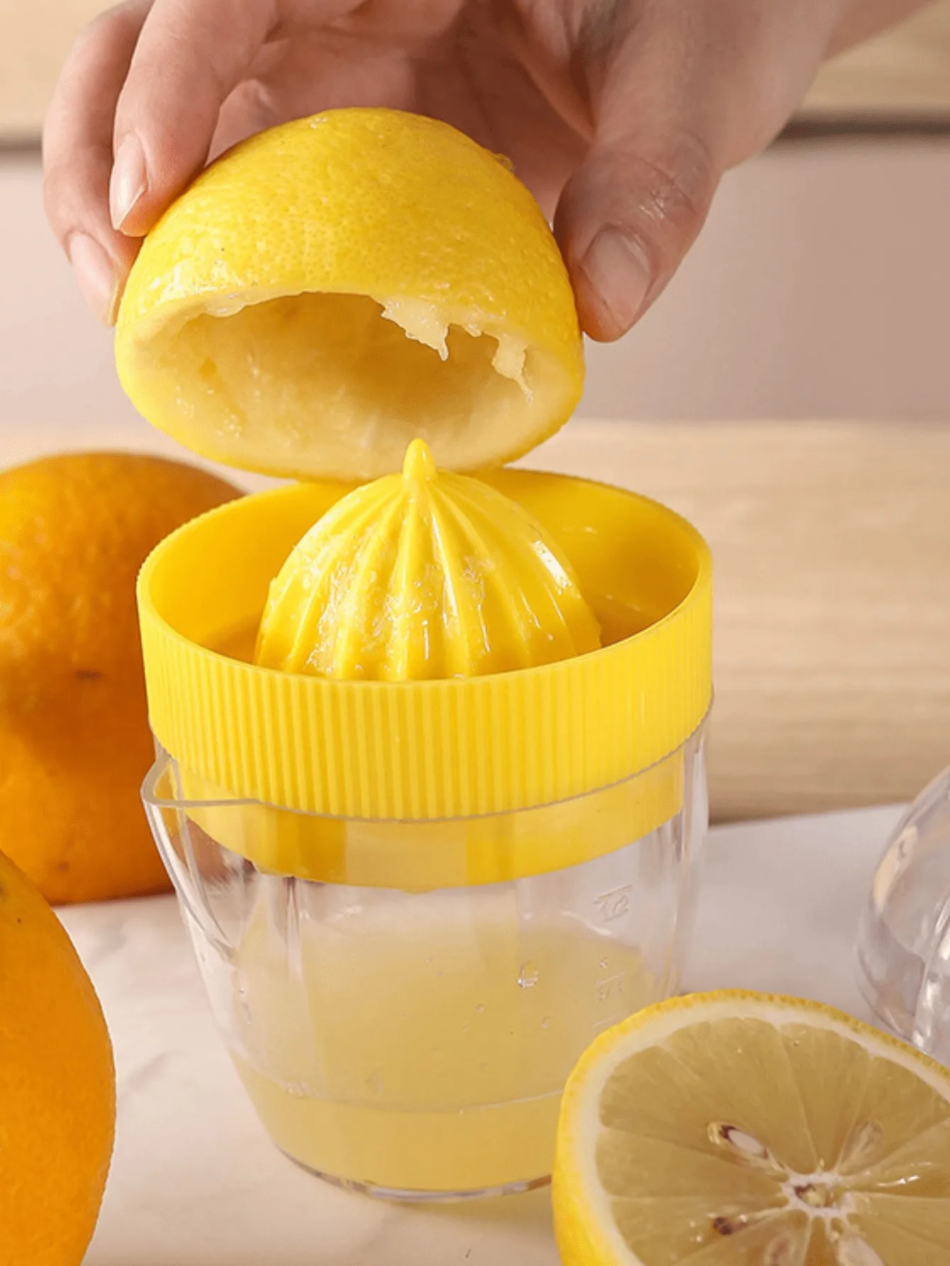 1 Set Manual Lemon Juicer, Kitchen Tools Plastic Orange And Grapefruit Squeezer Juicer Convenient Juice Glass