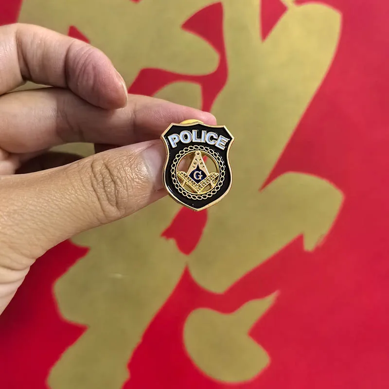 

100pcs Masonic Lapel Pin crafted enamel badge with cutout square and compass inside the lapel pin