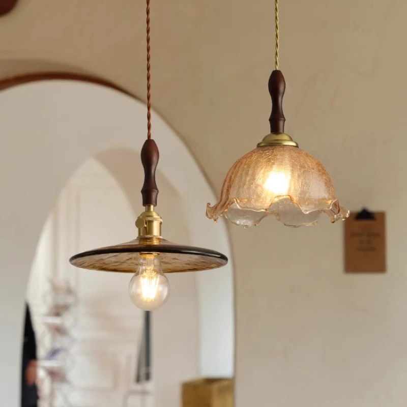 

Medieval solid wood chandelier American retro Japanese bed and breakfast restaurant