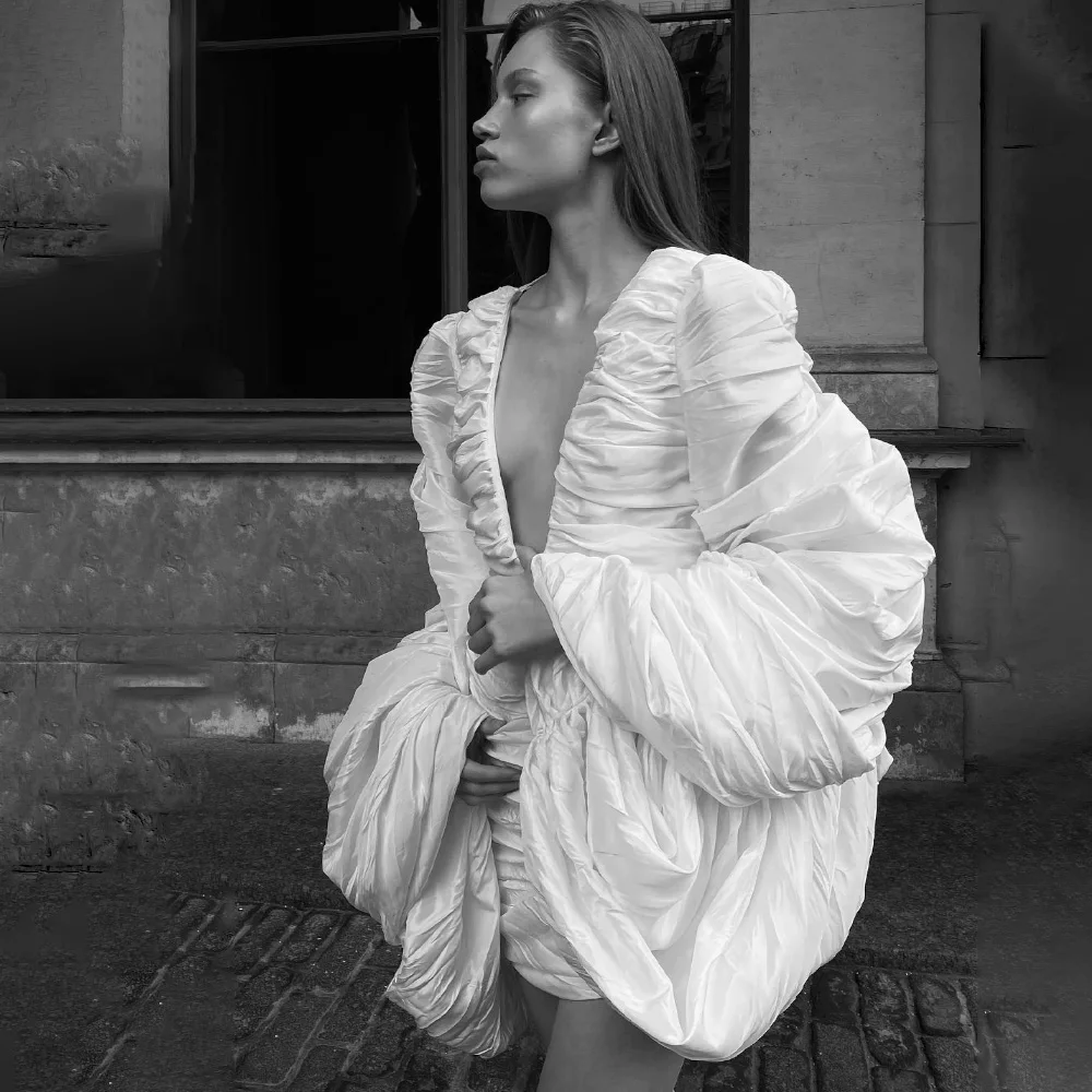 فستان LSYX مخصص أبيض عميق على شكل حرف V مكشكش بأكمام منتفخة مبالغ فيها بدون ظهر للحفلات أزياء الحدث ملابس الحفل #1