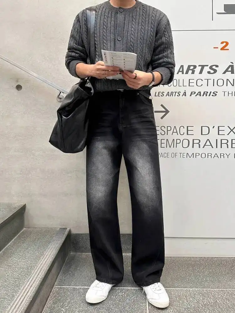 

Новые простые мужские джинсовые брюки в корейском стиле, повседневные широкие джинсы, свободные прямые мужские брюки, зима 2025 г.