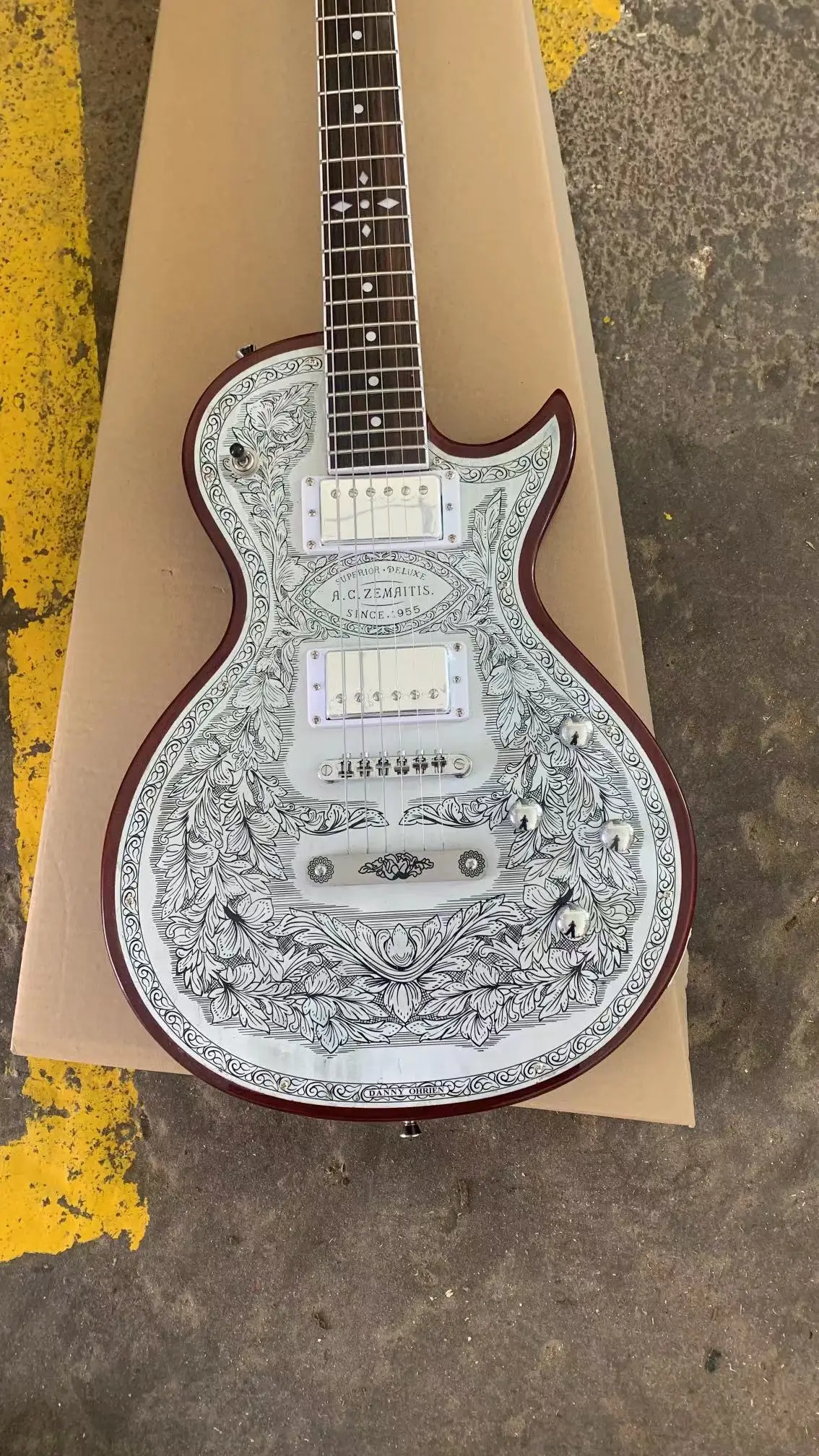 Made in China factory, high-end custom 6 string jazz electric guitar, special material surface, matte paint, chrome plated hardw