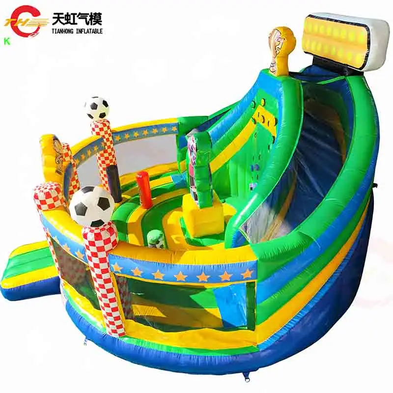 Castelo Inflável Temático de Futebol com Escorregador e Obstáculos