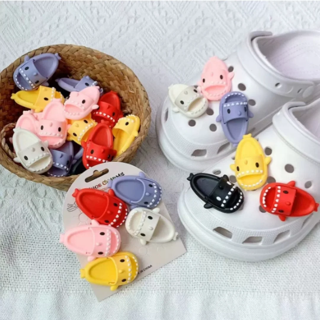 

Labubu dolls can wear shark slippers, casual daily doll slippers (slippers only)