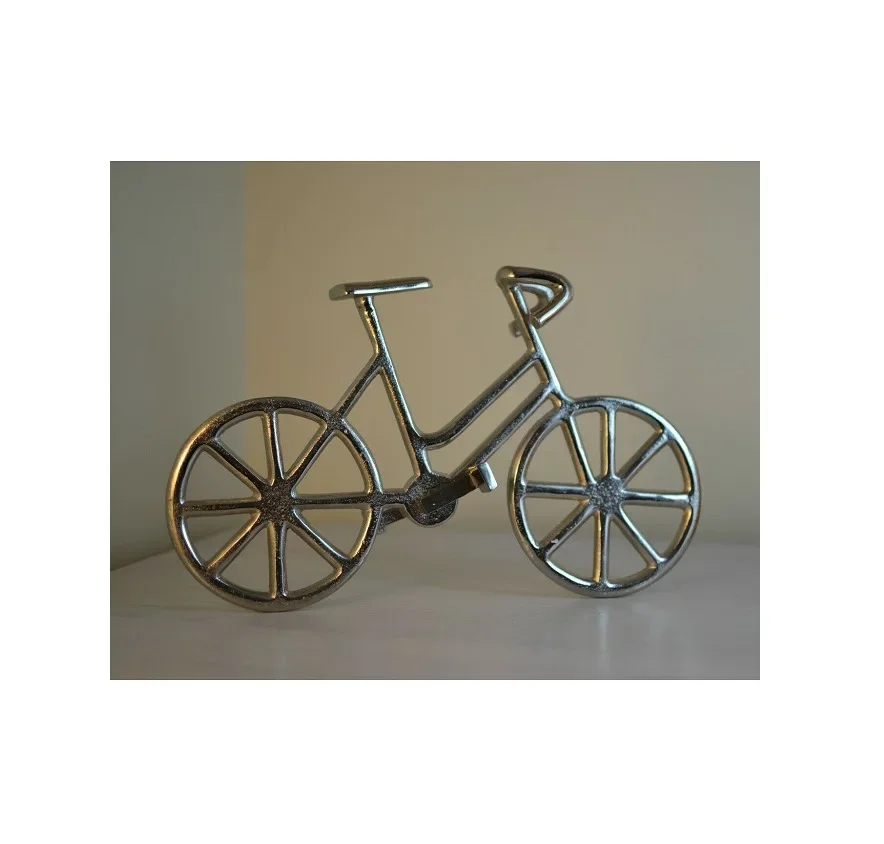 Home office desktop decoration metal sculpture handmade, modern design and classic style