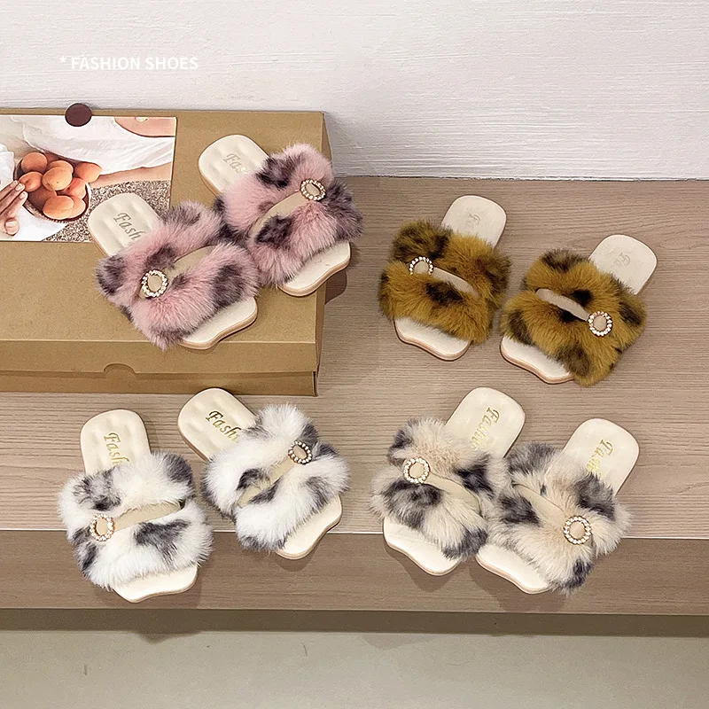 

2026 Autumn Winter Girls Furry Slippers Clover Decor Warm Anti-slip Fashion One-strap Cotton Slides Outdoor