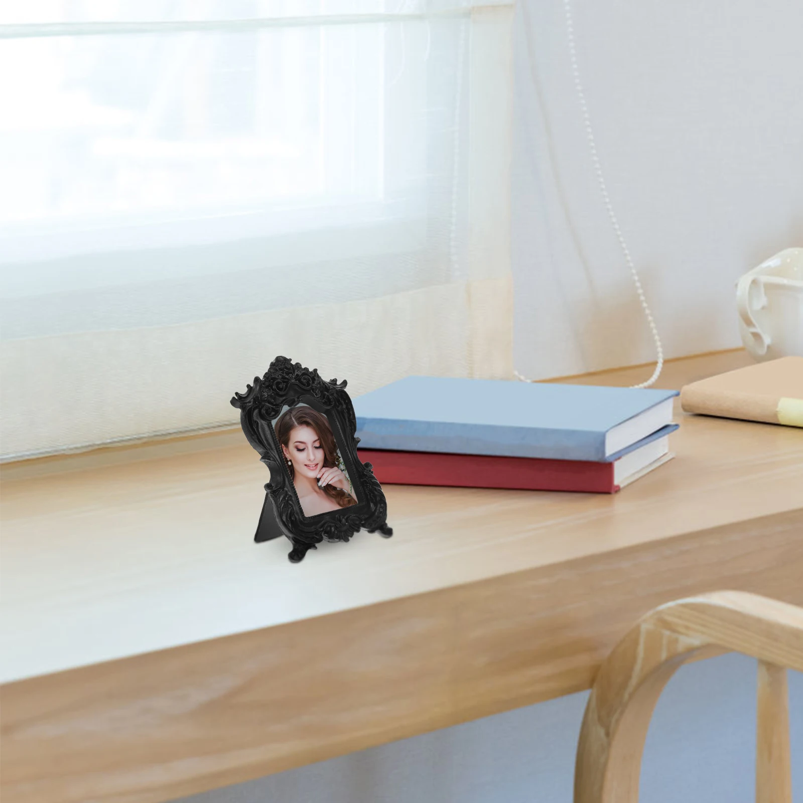 

Resin Vintage European Style Mini Photo Frame Retro Decorative Holder for Bedroom Desktop Home Display Home Picture Holder