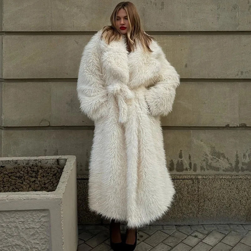 High Quality Fur Coat Imitating Fox Fur Stylish Thickened Coat 2025 New White Thickened Temperament Winter Women's Fur Coat H621