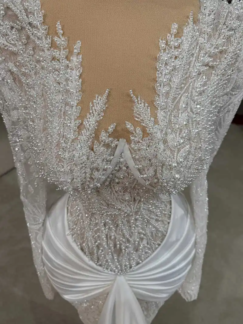 Robe de mariée sirène luxueuse, col en V, perles, robes de mariée élégantes, plis, longueur au sol, personnalisées