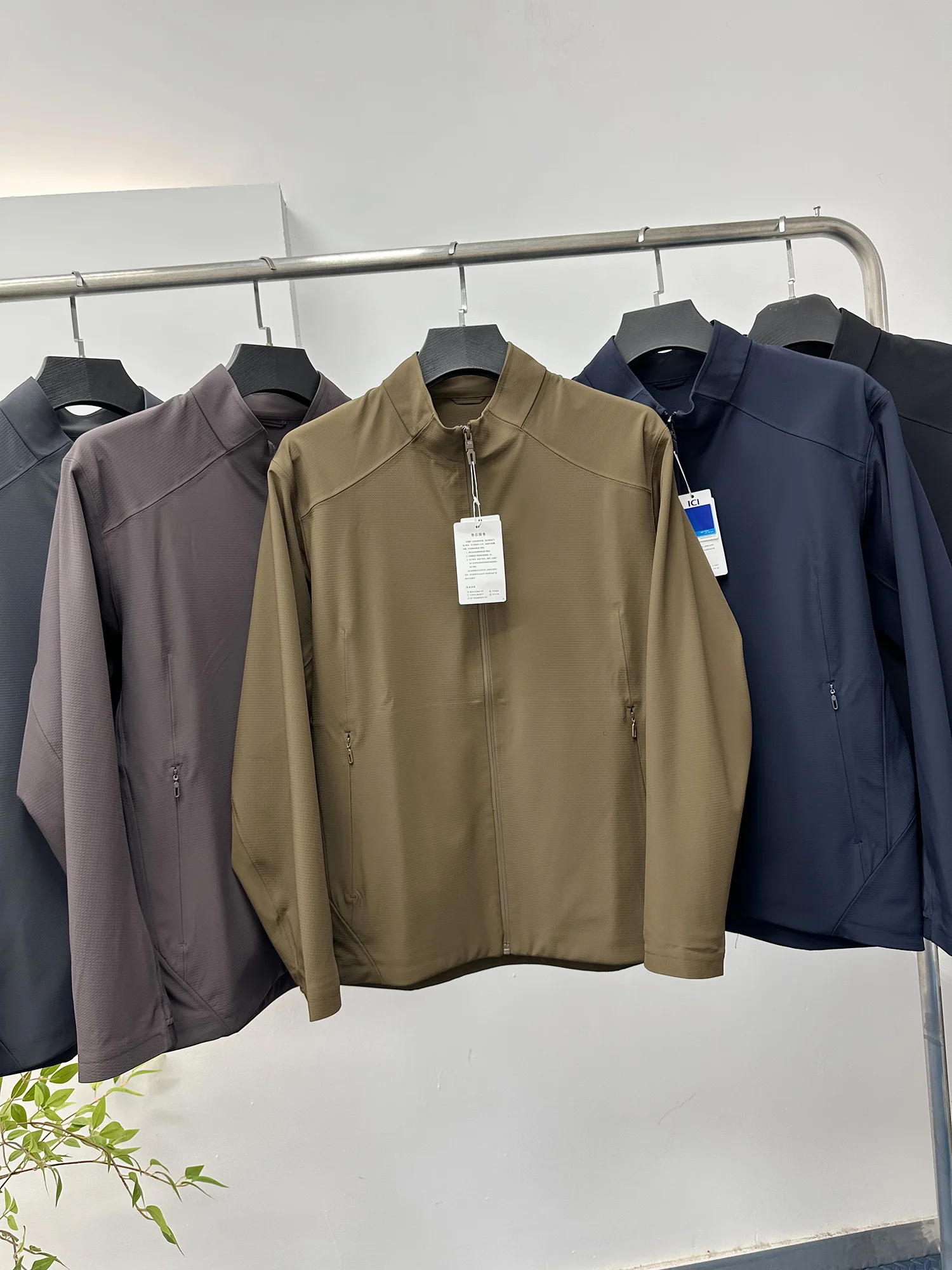 High-End Outdoor Fashionable Zipper Stand Collar Jacket for Men Windproof Waterproof Soft  Sportswear Autumn Winter