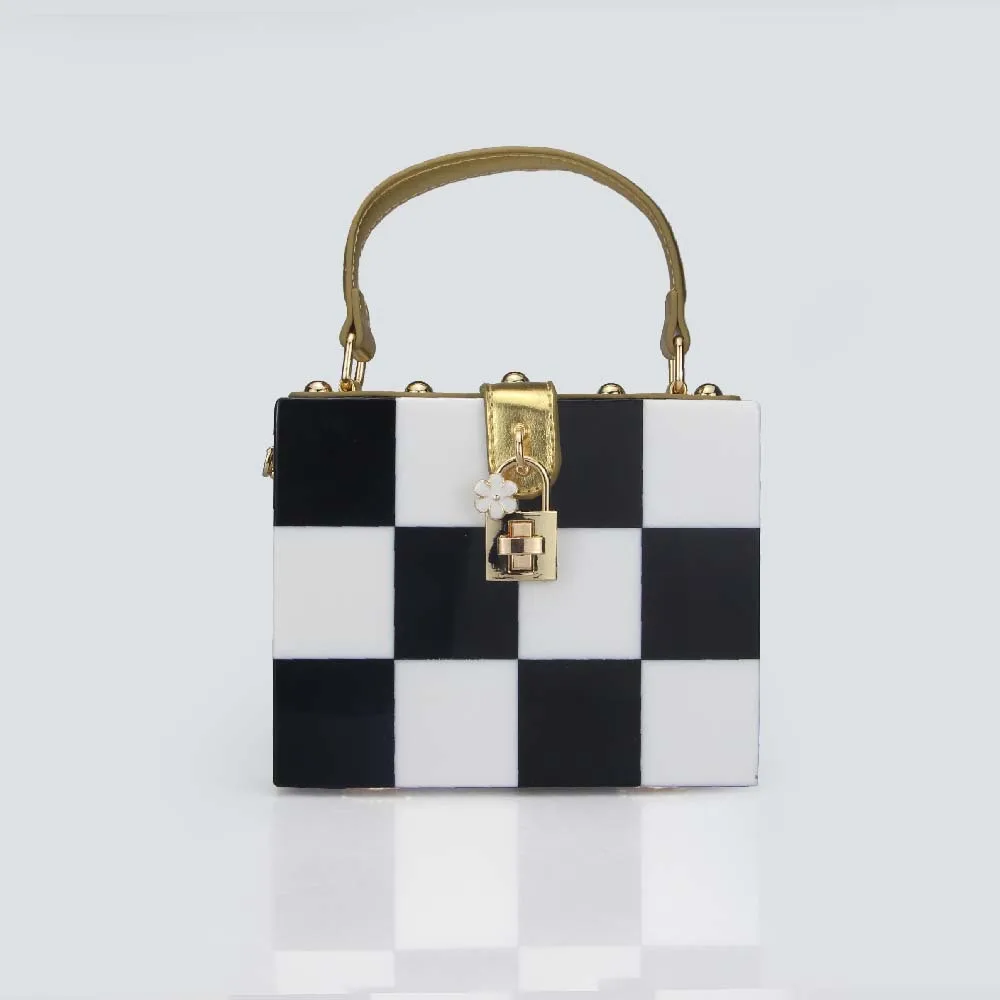 

2025 New Color Contrasting Retro Chessboard Lock Chain Box Bag Fashion Handheld Shoulder Cross Bag