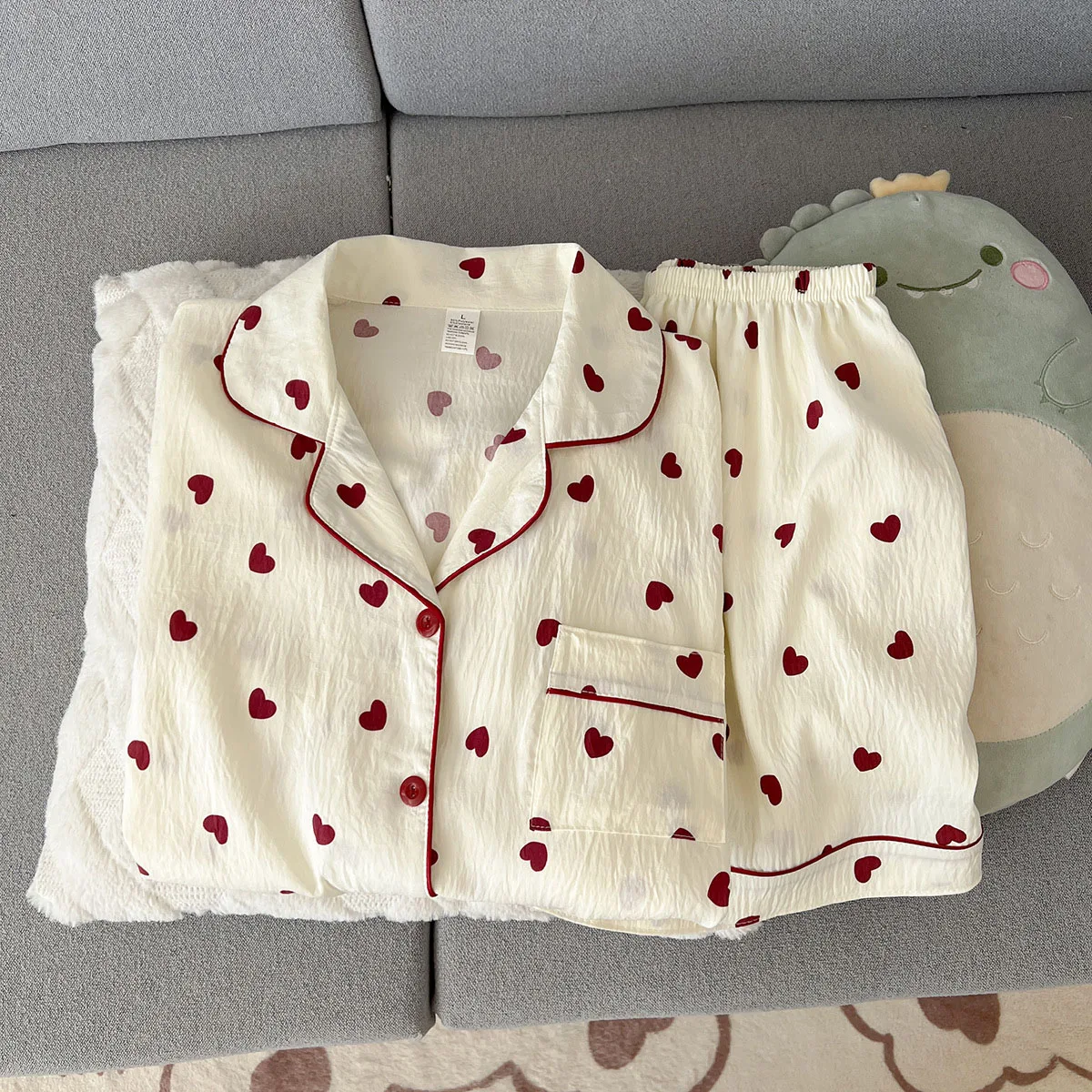 Damen Sommer-Pyjama mit herzförmigen kurzen Ärmeln und Shorts, süß und niedlich, kann im Sommer draußen getragen werden, zweiteilig. – Detail 5