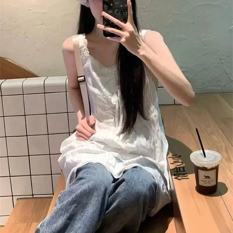 Vestido camisola branco para mulheres no verão 2025, estilo francês, renda doce, cintura, cinching e emagrecimento, saia curta em camadas