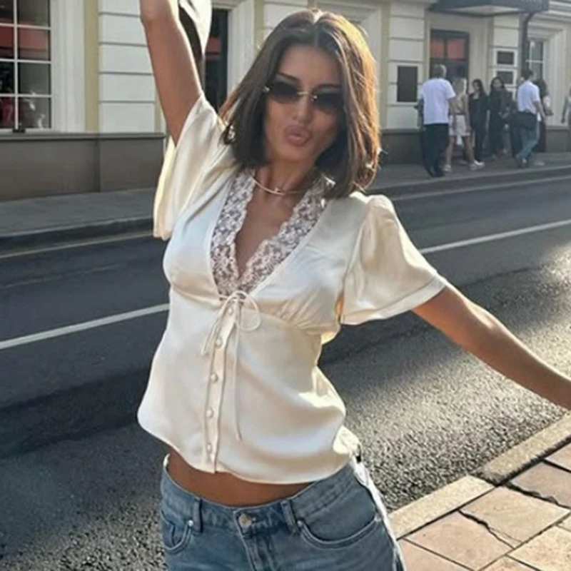 Tuularose أنيقة الدانتيل تي شيرت الإناث مثير الخامس الرقبة الدانتيل المرقعة الدانتيل متابعة البنطال القصير الصيف موضة فاخرة حفلة نظرة المرأة