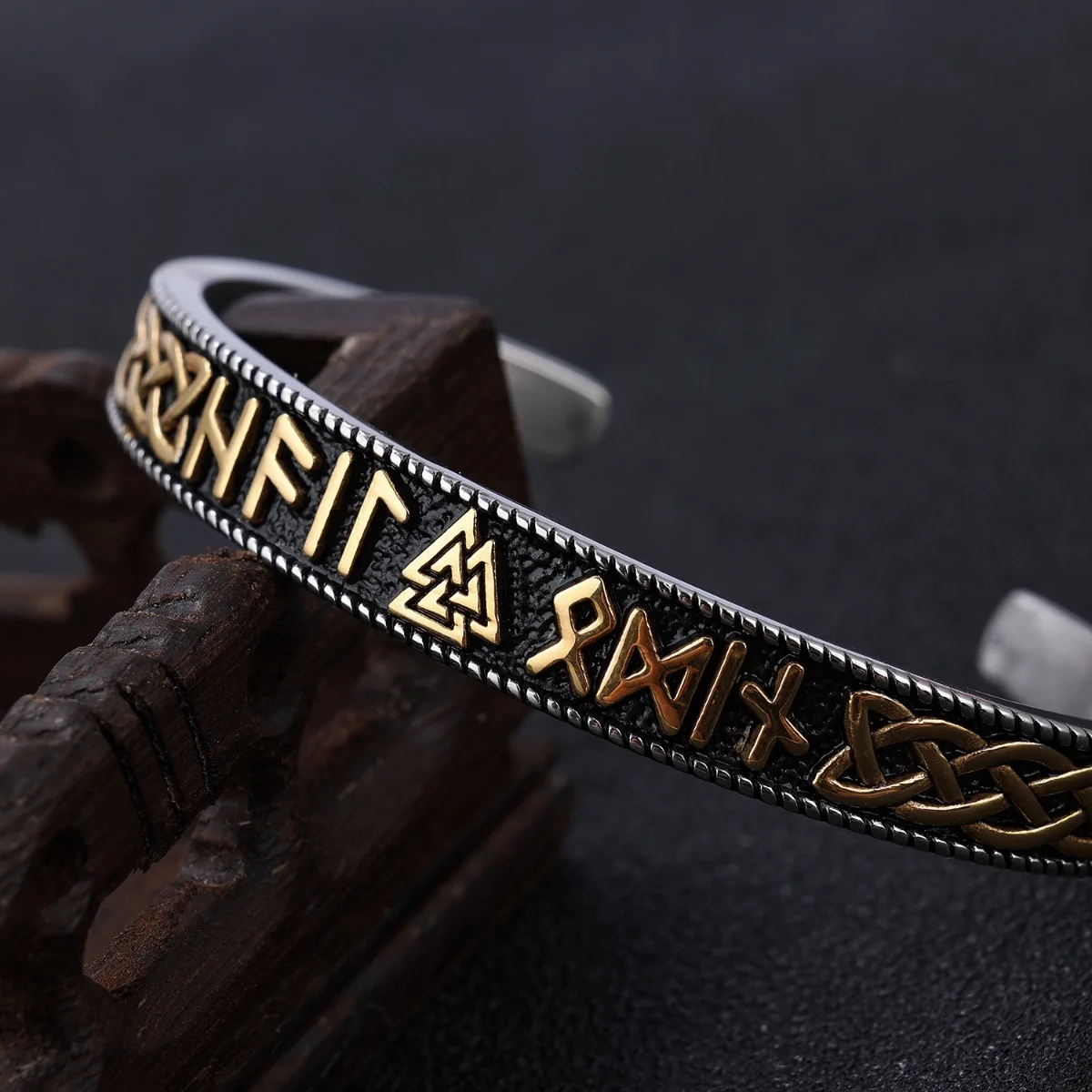 Vintage Viking Rune Bangles for Men Women Celtic Knot Shaped Stainless Steel Open Bracelet Jewelry Medium Golden Accessory Gift
