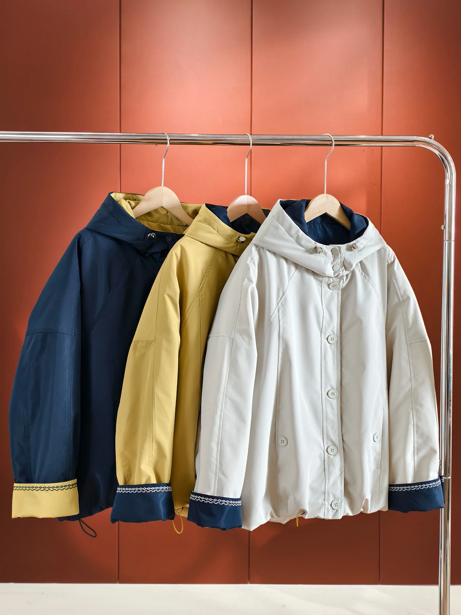 

Женское хлопковое пальто свободного кроя с вышивкой, капюшоном, в стиле пэчворк, с цветными блоками, длинное, художественное