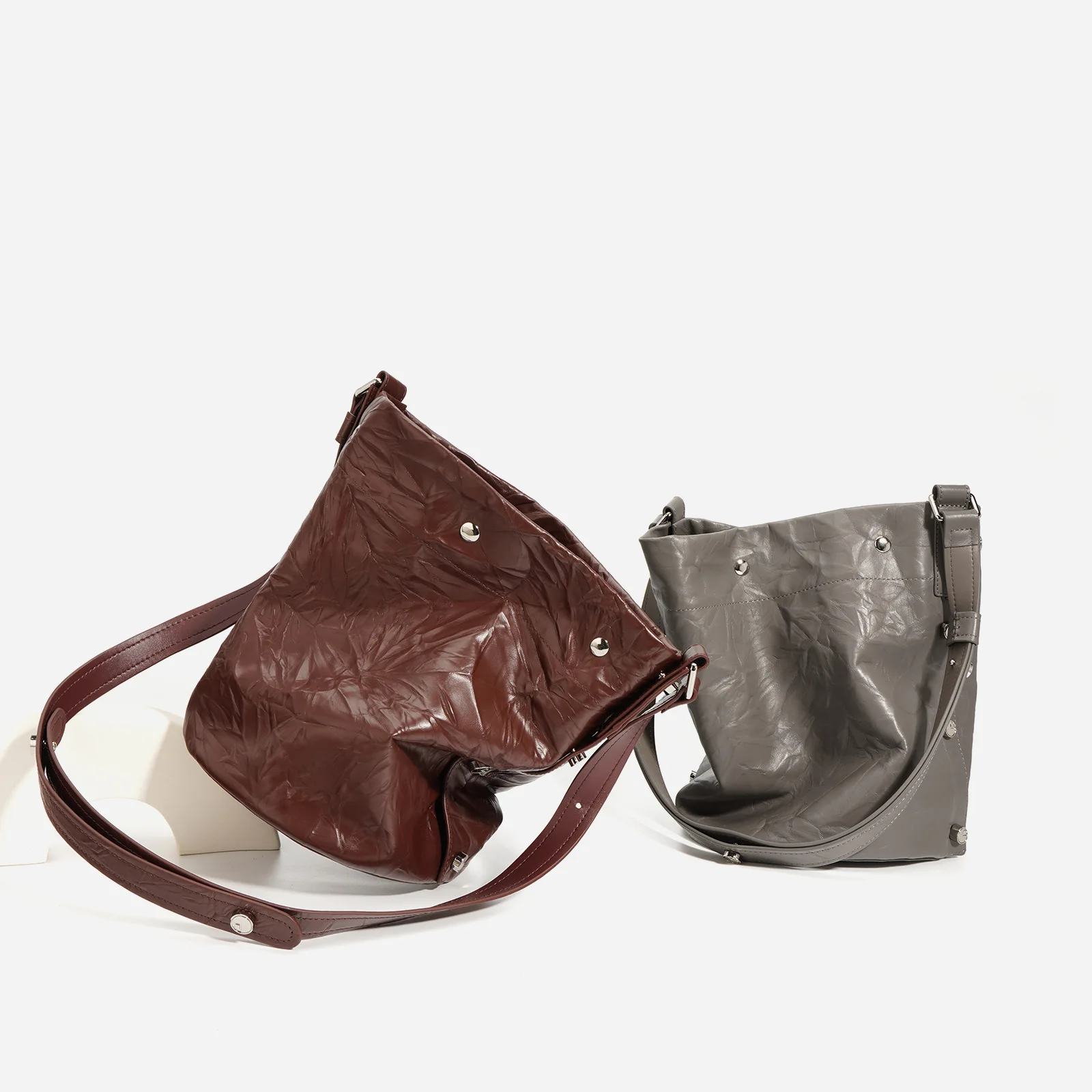 

Сумка для подгузников для семейных путешествий, большая вместимость, множество карманов, водонепроницаемая, прочная, с удобным ремнем для активного отдыха на природе