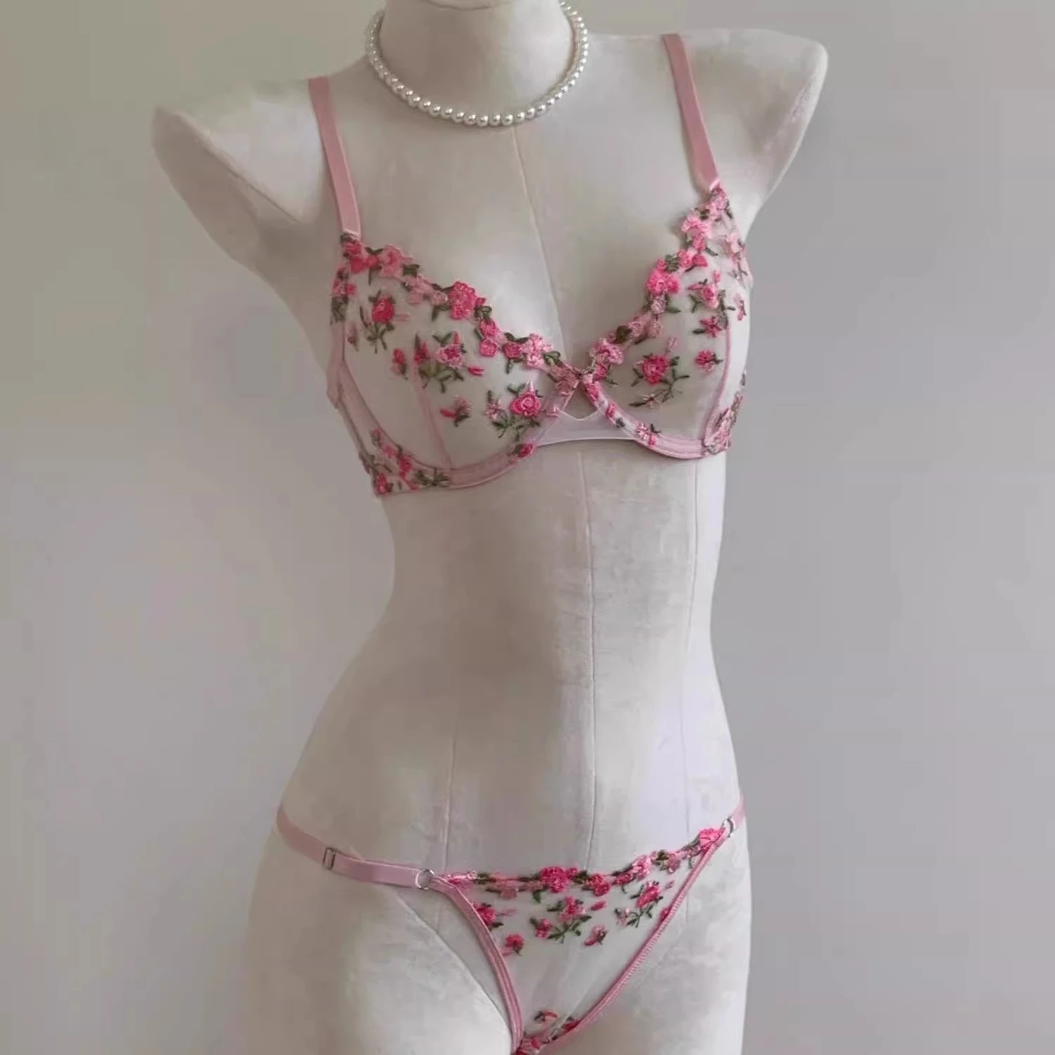 Conjunto de lencería japonesa Kawaii de tul transparente, sujetador con bordado floral rosa, conjunto a juego BANERDANNI Tushy Bras
