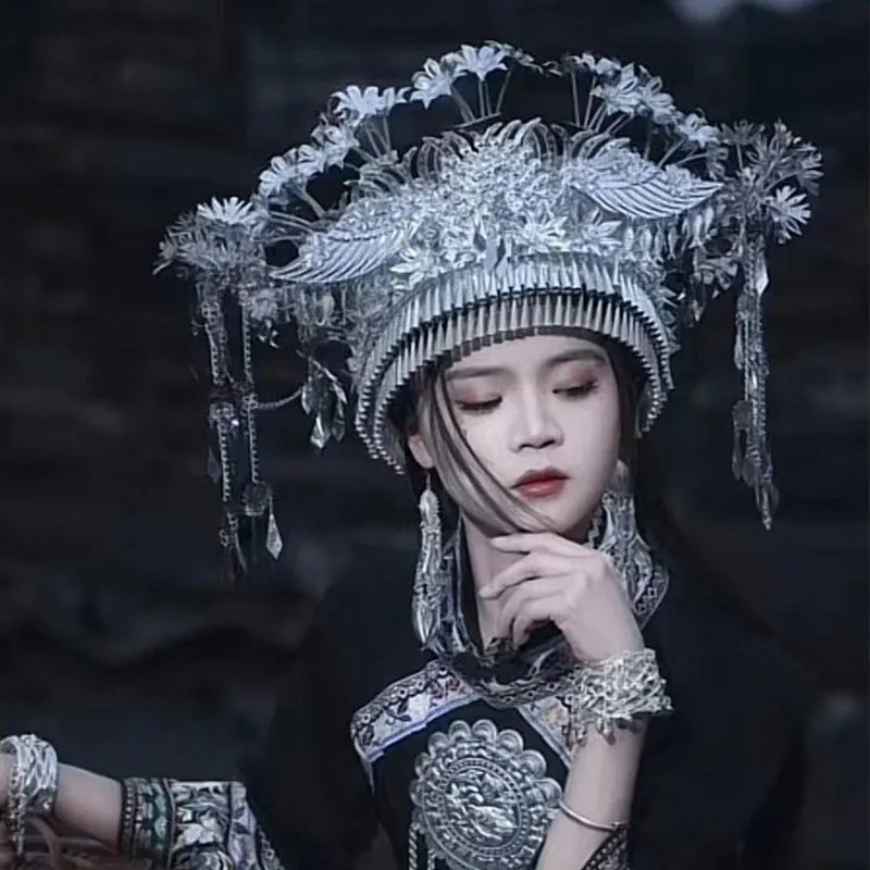 Vêtements de danse traditionnelle chinoise en alliage métallique argenté, vêtements de sauna ata ao, chapeaux de minorité, accessoires de performance sur scène