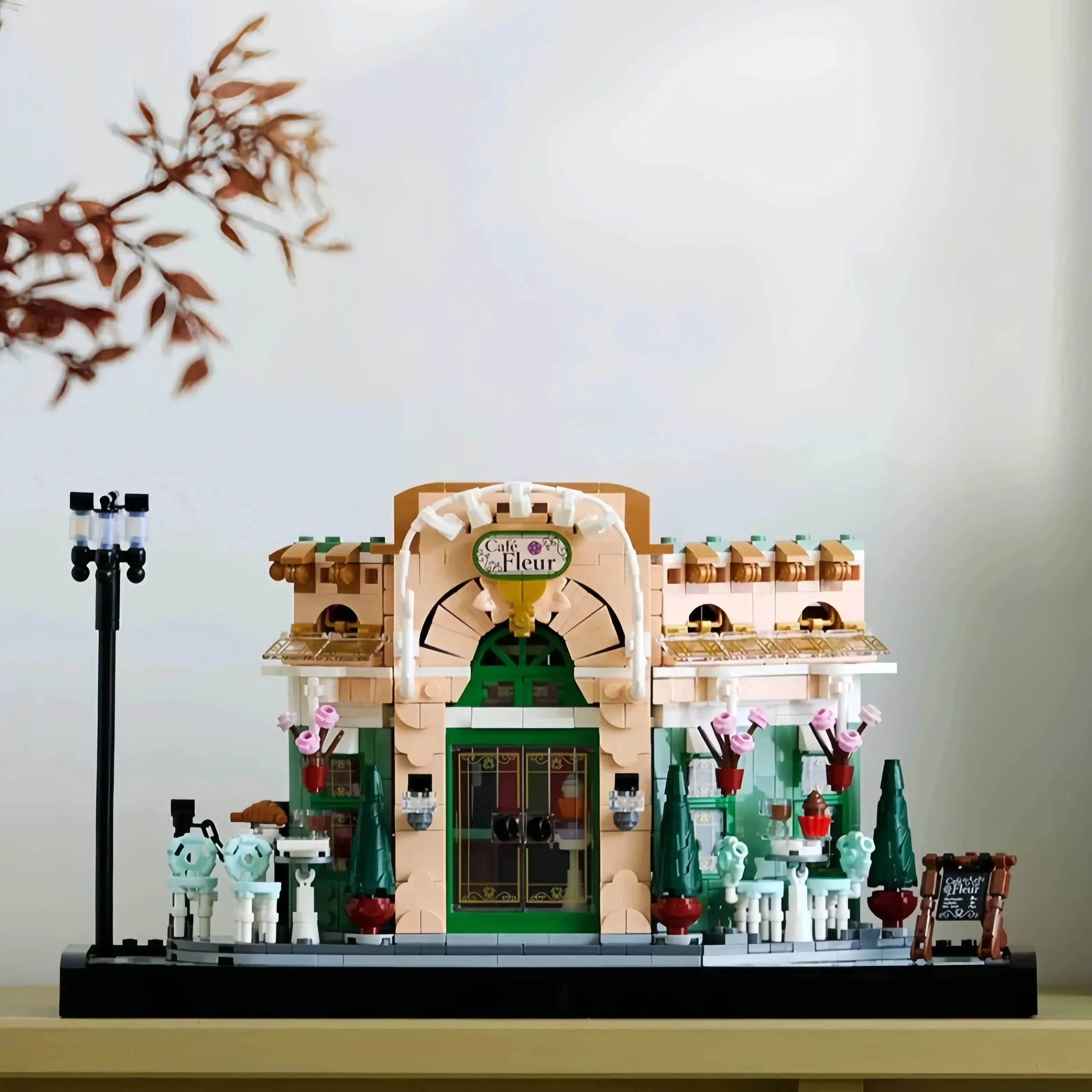 

MOC 1101 Pieces French Coffee House Shop Building Blocks for Adults Collectible Home Office Decor Construction