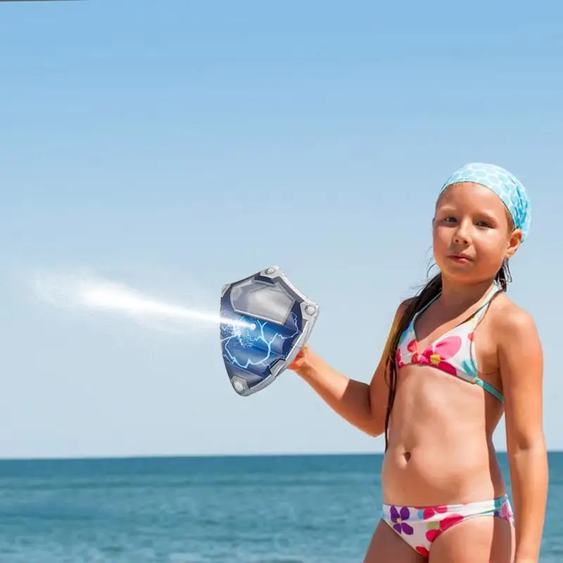 Giocattolo per spruzzi da piscina Forma di scudo Spruzzi elettrici Giochi d'acqua Gioco d'acqua Gioco di combattimento Giocattolo per il parco Spiaggia Gioco Cortile Piscina