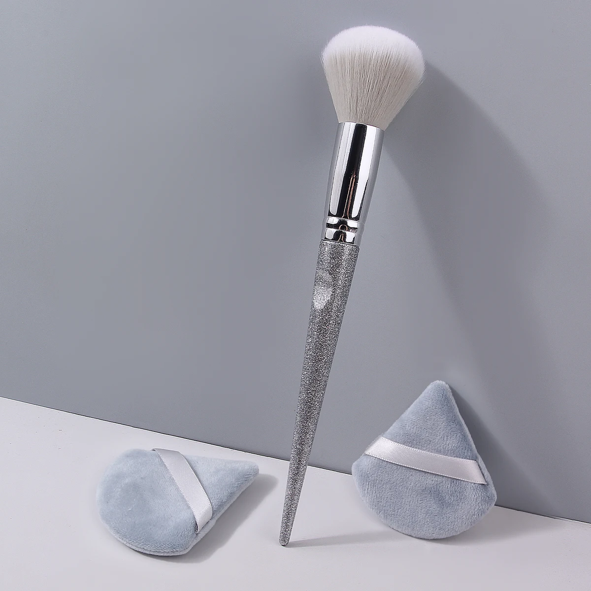 Hot Sale 3Pcs Large Size Powder Brush & Triangle Powder Puff Set Ergonomic Handle High‑end Design Cosmetic Tools For Face Makeup