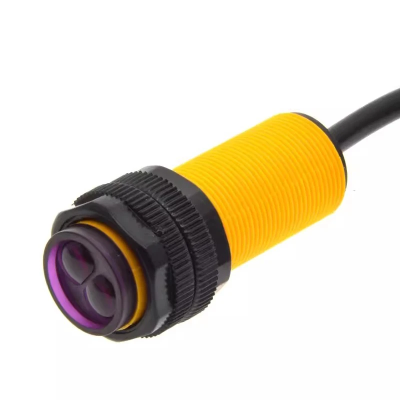 E18-D80NK الأشعة تحت الحمراء تجنب العوائق الكهروضوئية الاستشعار القرب التبديل 3-80 سنتيمتر نطاق الكشف قابل للتعديل