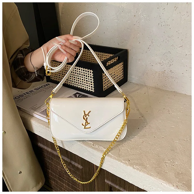 

2026 Patent Leather Square Bag, Glossy Retro Shoulder Bag, Vintage Chain Underarm Purse for Women, Chic Evening Crossbody