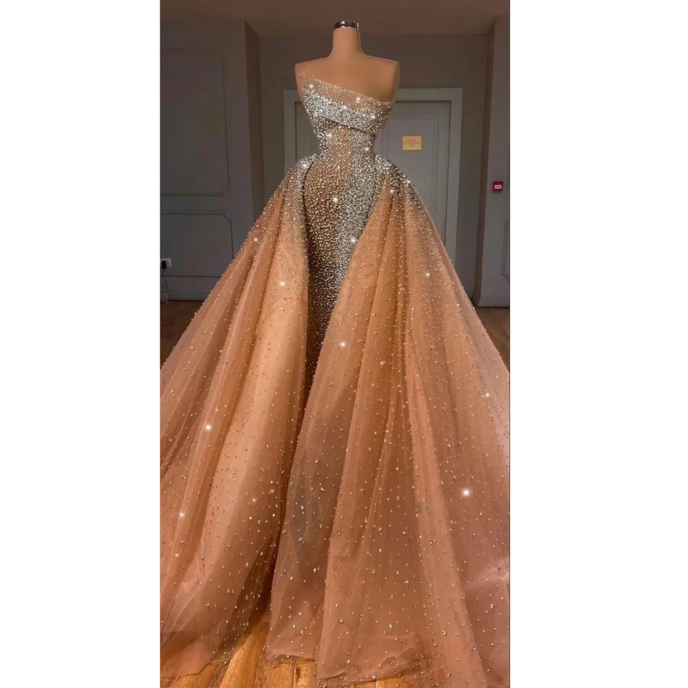 Exquisite Strapless Crystal Pearls Prom Dresses Chic Sleeveless Floor Length Party Gowns Sweep Train Formal Evening Dresses