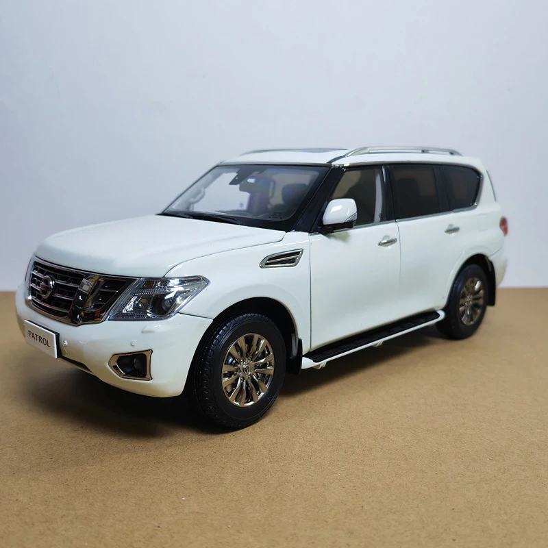 Diecast 1:18 Scale Nissan Patrol Y62 SUV Alloy Car Model Toy Collectible Ornaments