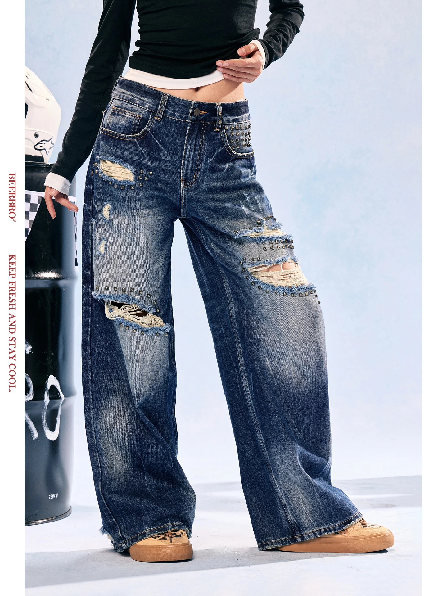 

Speed Pulse Pure Cotton Low Waist Straight Leg Jeans with Rivets And Hole Design Faionable And Wearable for Young Women