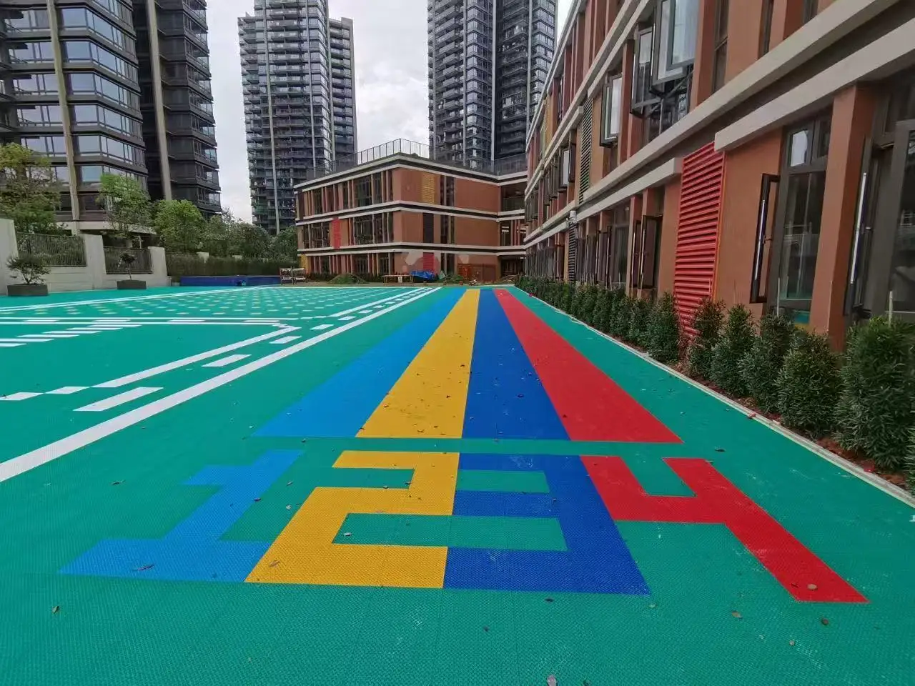 PP Outdoor Sports Flooring Tiles – UV Resistant Anti-Oxidation Interlocking Modular Flooring for Basketball Court Custom Logo
