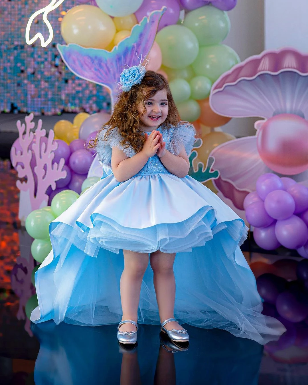 Vestido de niña de flores de satén azul para boda, volantes, tul, sin mangas, hinchado hasta la rodilla, vestido de fiesta de primera comunión de princesa para niños