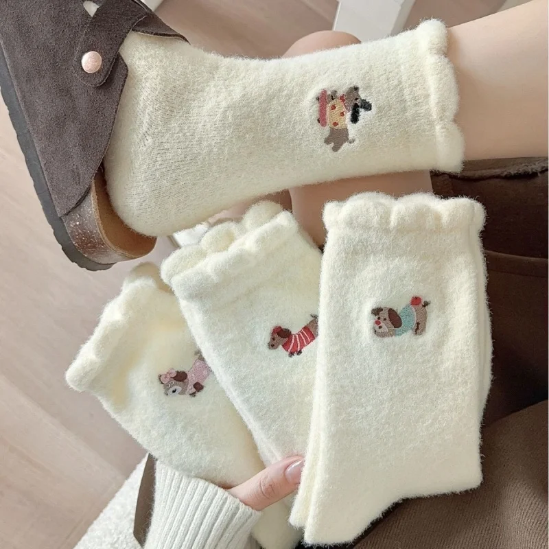 Dreamlikelin1 Pair/4Pairs New Autumn Winter Thick Cute Socks White Women's Warm Socks Cartoon Plush Middle Tube Socks