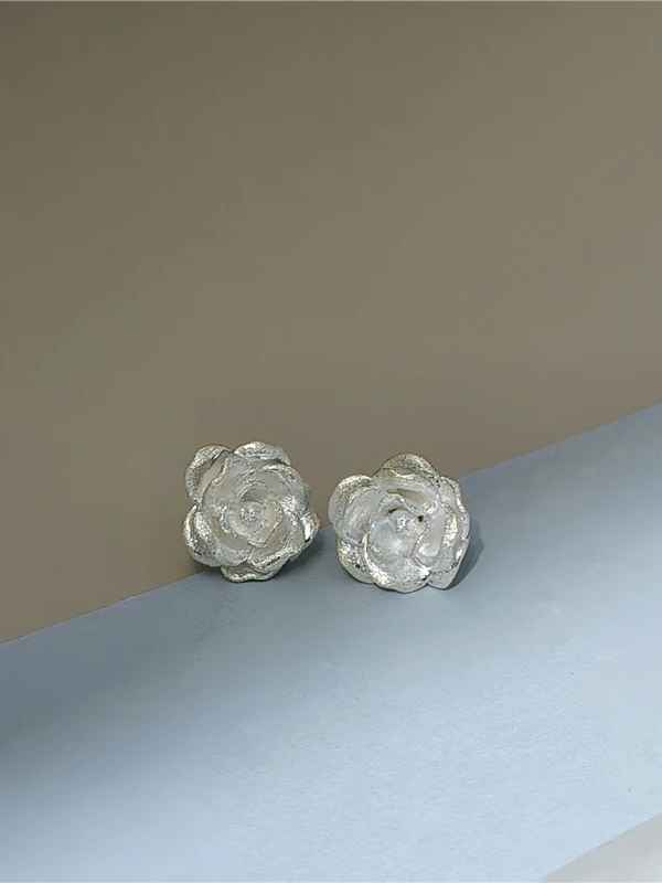 

Style Pure Silver White Camellia Bloom Earrings Vintage New Chinese Style Double Layer Petal Fashion Jewelry