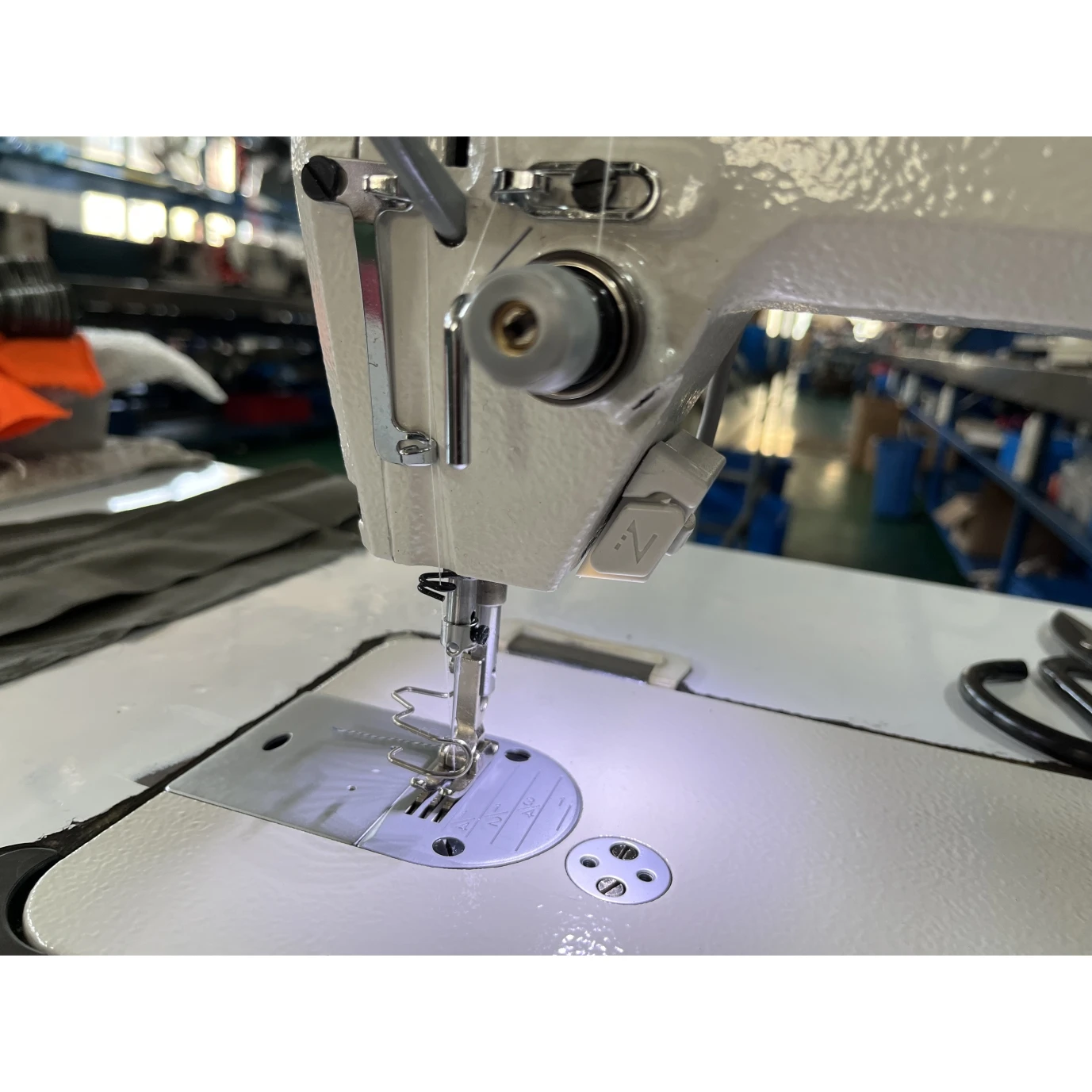 

BT-B8D High-Speed High Productivity Industrial Automatic Single Needle Direct Drive Lockstitch Machine