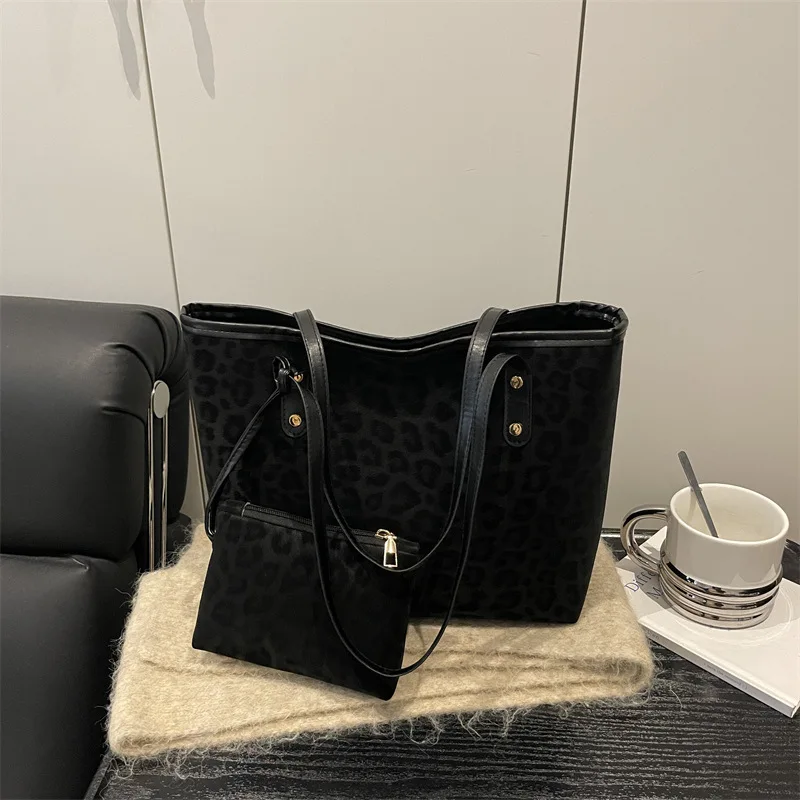Leopard Print Women Shoulder Bag For Commuting, Daily Used, Casual Tote Bag Large Capacity Ladies Handbags And Purses