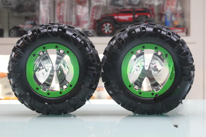 Summit 1:10 Finished Bigfoot Tires (4 Pack)