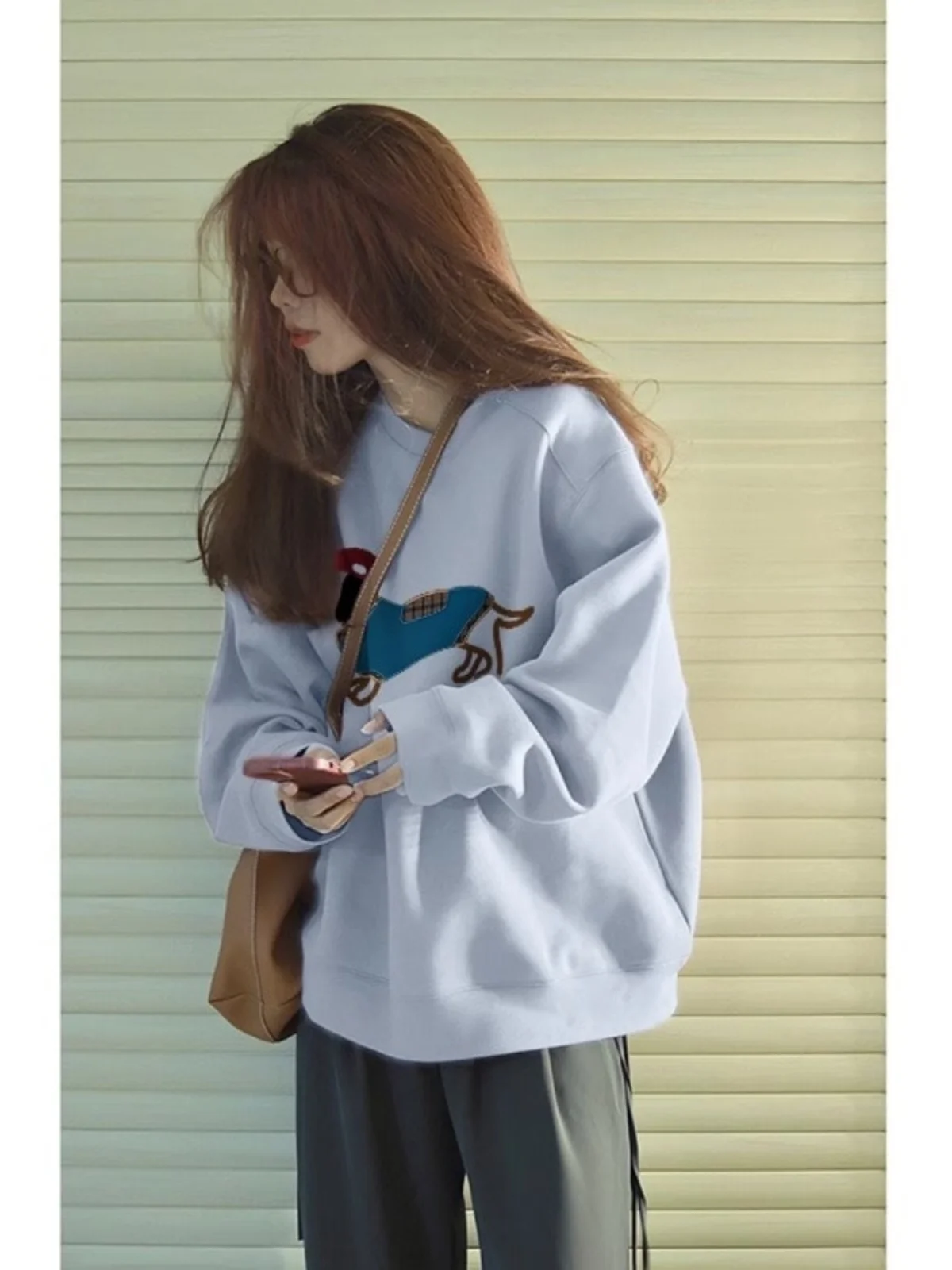 

Свободный свитшот с круглым вырезом, синий, женский, новый дизайн, с принтом таксы, удобный, с длинными рукавами, средней длины, повседневный топ