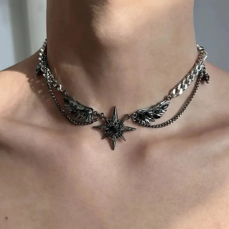 

A Gothic Dark Necklace Featuring a Creative Punk Star Pendant, Heavy Metal Men'S Jewelry Suitable for Concerts And Parties, Casu