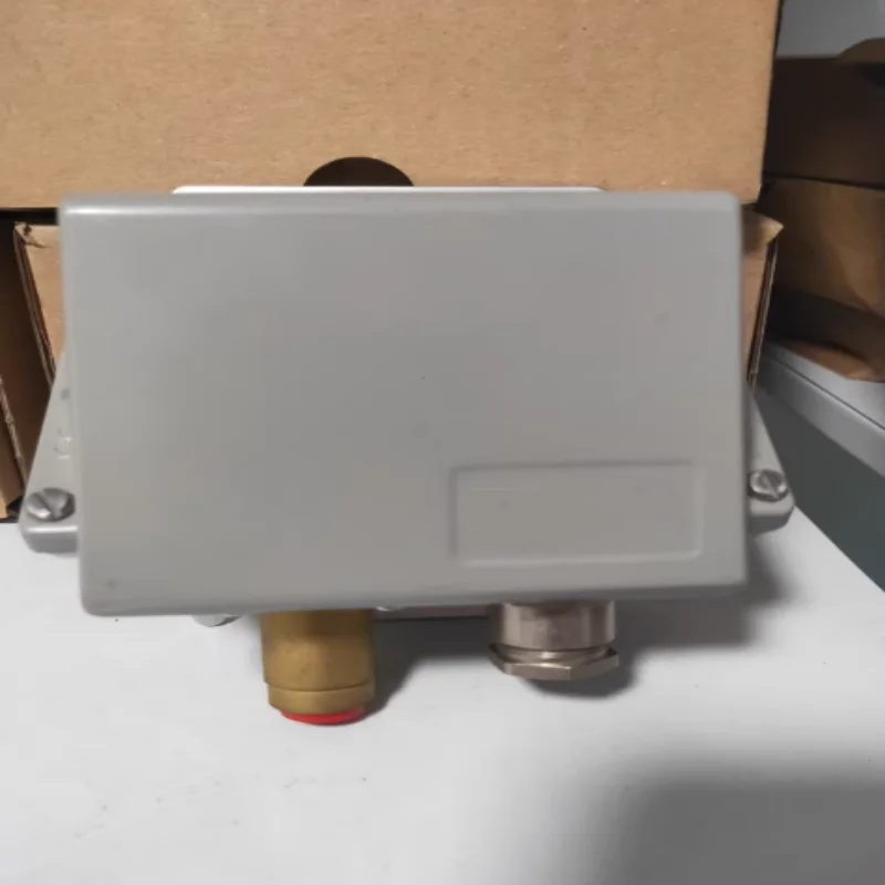 

Brand New Original Pressure Switch KPS39 060-3102 KPS37 060-3106 KPS37 060-3101 KPS35 060-3105 KPS35 060-3100 KPS33 060-3104